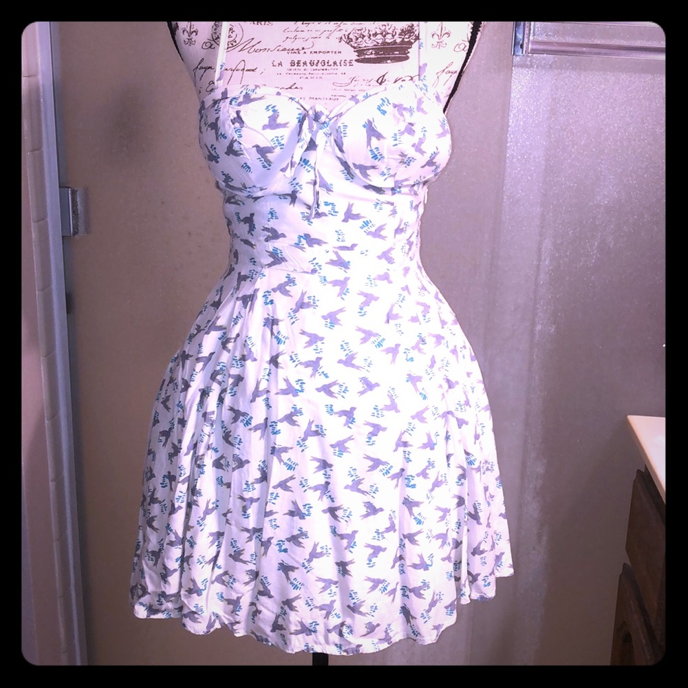 Jessica Simpson pocketed summer dress